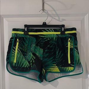 Women's Green Leaf Print Shorts